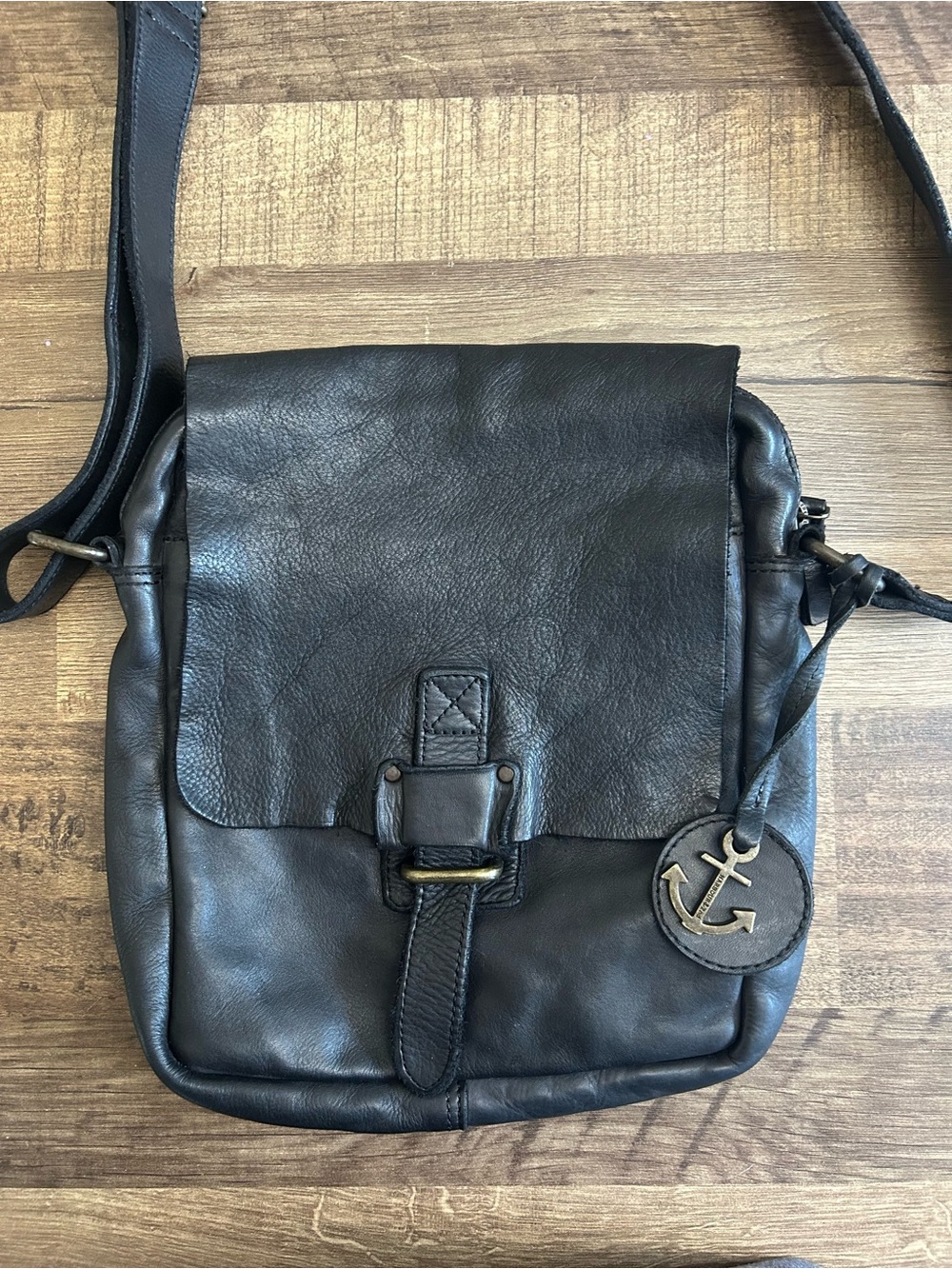 Harbour 2nd Black Vintage Leather Crossbody Messenger Flap Bag
